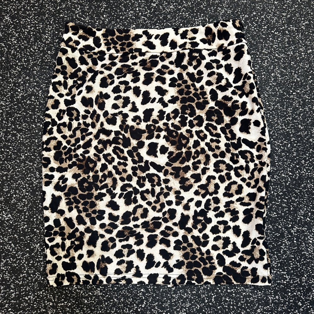 Kate Kasin Leopard Print Skirt